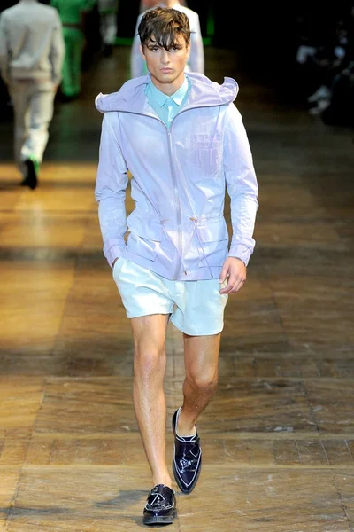 Look 38
